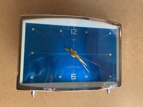 Chinese Vintage clock, working with box. - Image 2